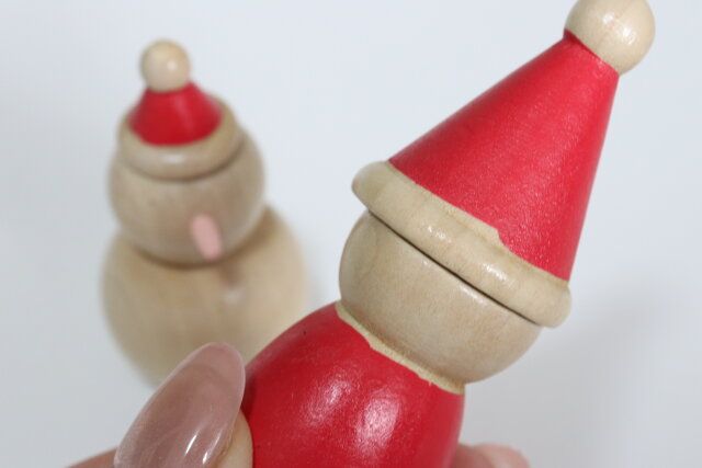 ダイソーの光沢感のあるミニチュアウッドオブジェ（ナチュラル）