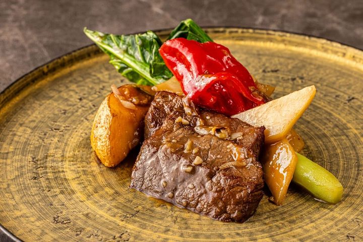 黒毛和牛と自家製新生姜の強火炒め