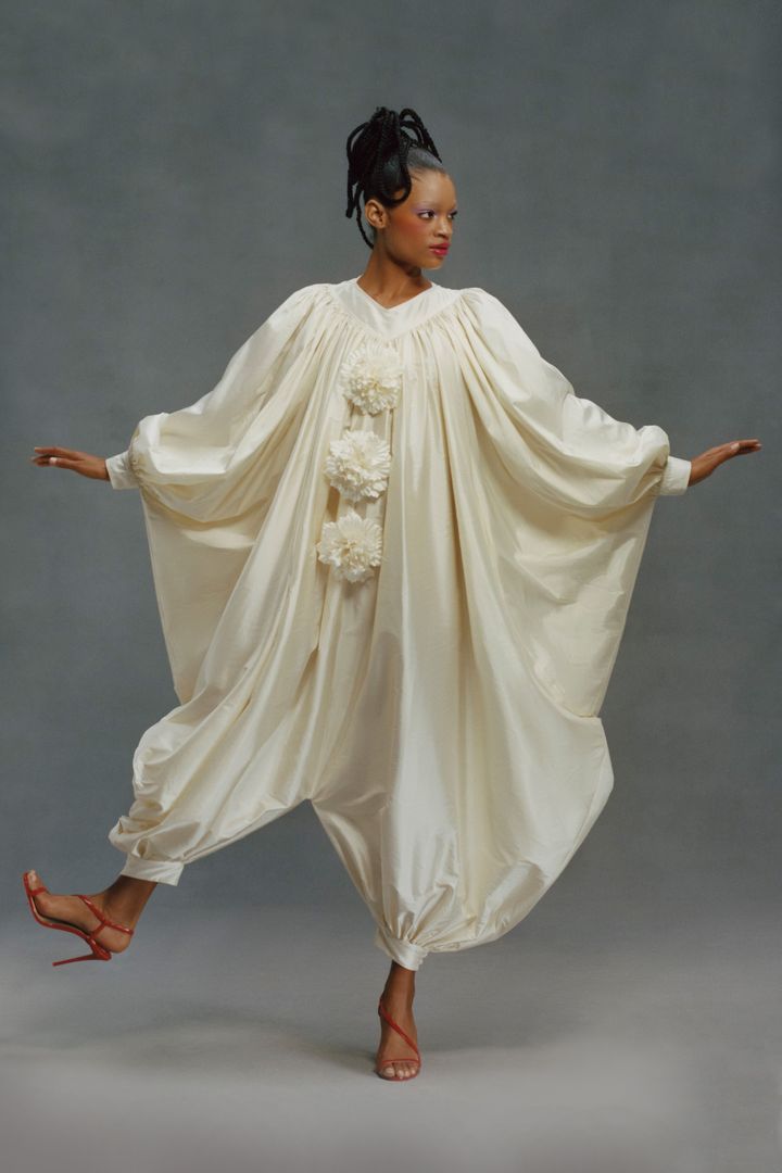 クリストファー ジョン ロジャーズ 2023年プレフォールコレクションより。