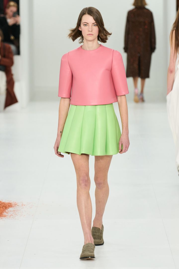 ポーリー・ポケット<br /> ロエベ 2023-24年秋冬コレクションより。