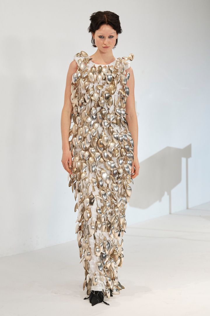 ホダコヴァ 2023-24年秋冬コレクションより。