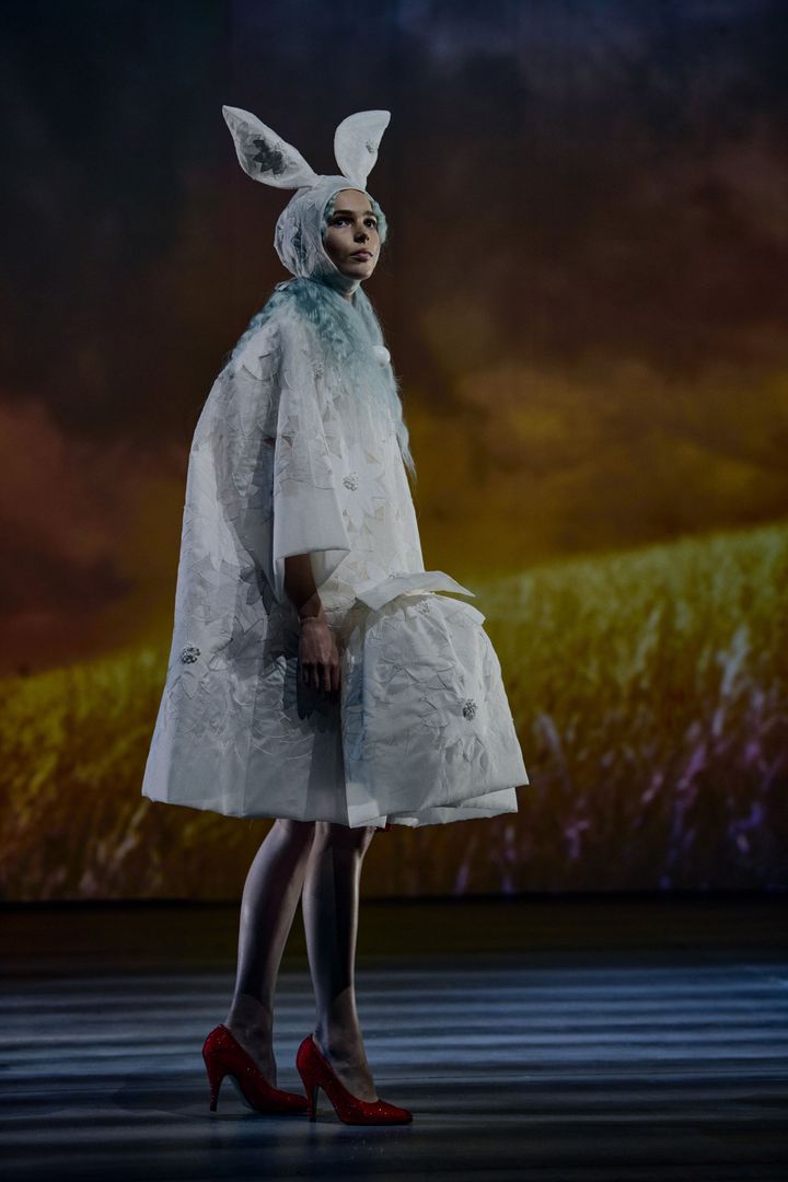 メゾン マルジェラ 2022-23年秋冬オートクチュールコレクションより。