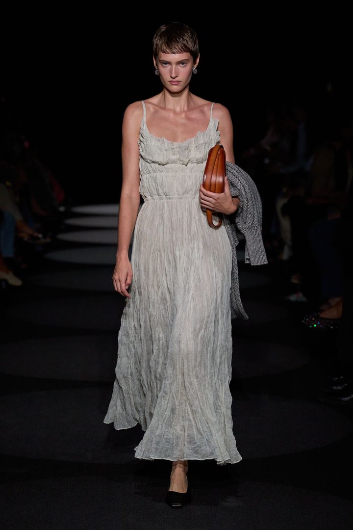 『ローズマリーの赤ちゃん』（1968） ローズマリー<br /> アルチュザラ 2024年春夏コレクションより。