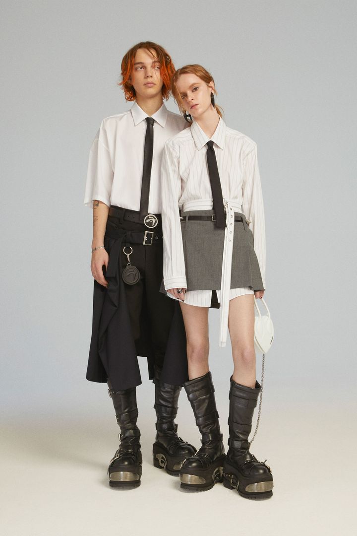 アンブッシュ 2023-24年秋冬コレクションより。