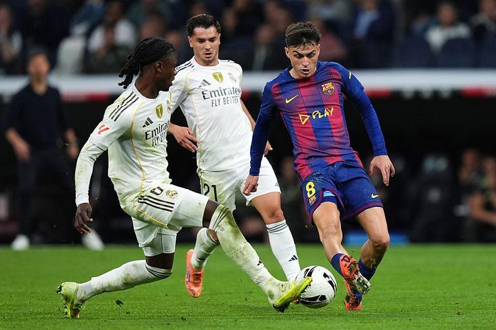 「新ポジションをアンロック」クラシコ躍動の22歳レアルMF、“緊急コンバート”でお茶目投稿