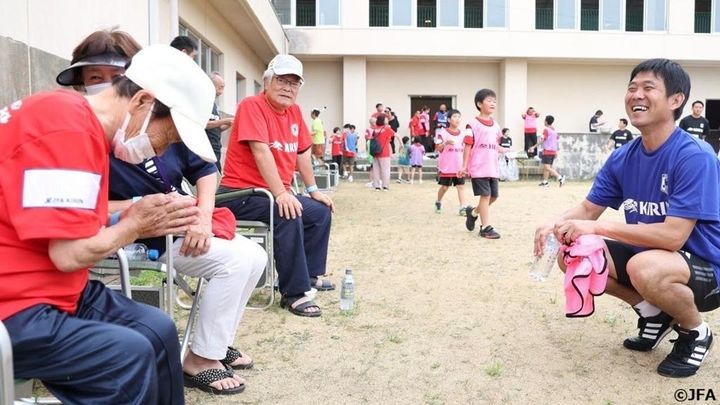 日本サッカー協会、「HEROs AWARD 2025」の受賞が決定！『被災地に希望の灯りをともす』活動が高く評価