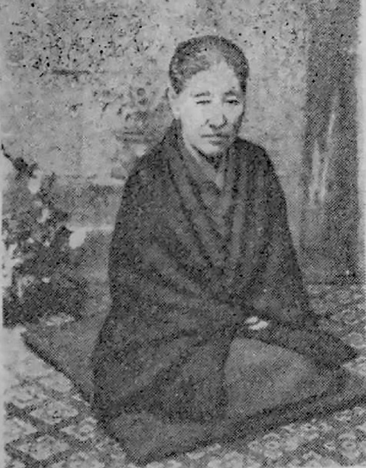 三艸子近影。木村毅『大東京五百年（2）花ひらく明治』毎日新聞社より