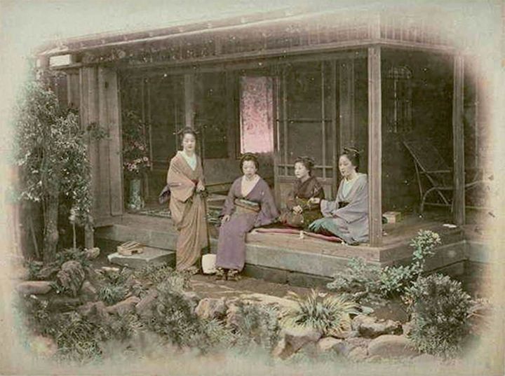 明治時代の芸者たち