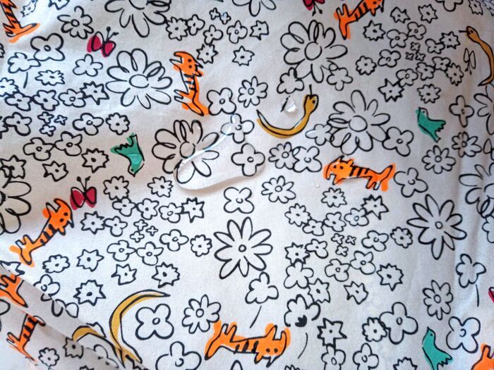 水を弾きにくくなった傘を「復活」させる方法。家にあるモノで簡単によみがえりますよ♪