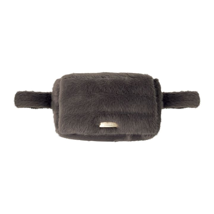 バッグ 本体 H13cm ￥132,000／HERNO（ヘルノ・ジャパン）