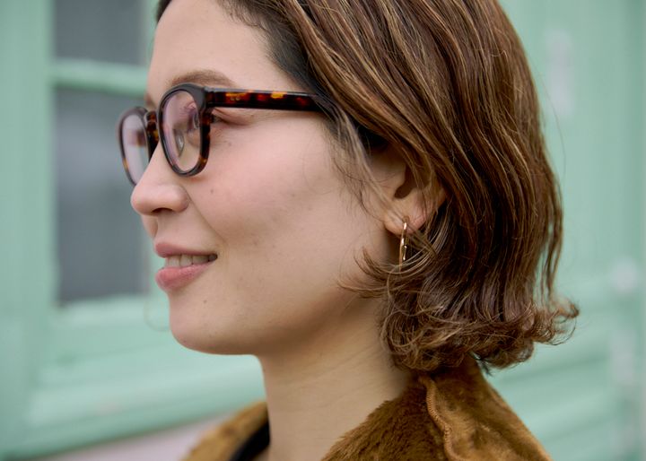 コーデの仕上げはメガネ・バッグ・アクセサリーで”自分らしさ”をプラスして【ファッジウィークエンド ファッションスナップ】