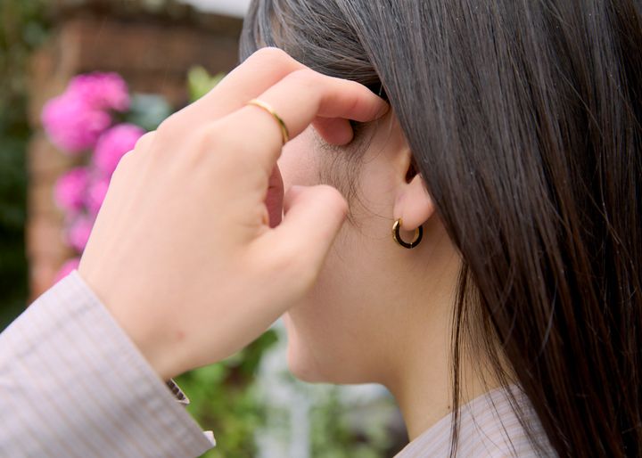 コーデの仕上げはメガネ・バッグ・アクセサリーで”自分らしさ”をプラスして【ファッジウィークエンド ファッションスナップ】