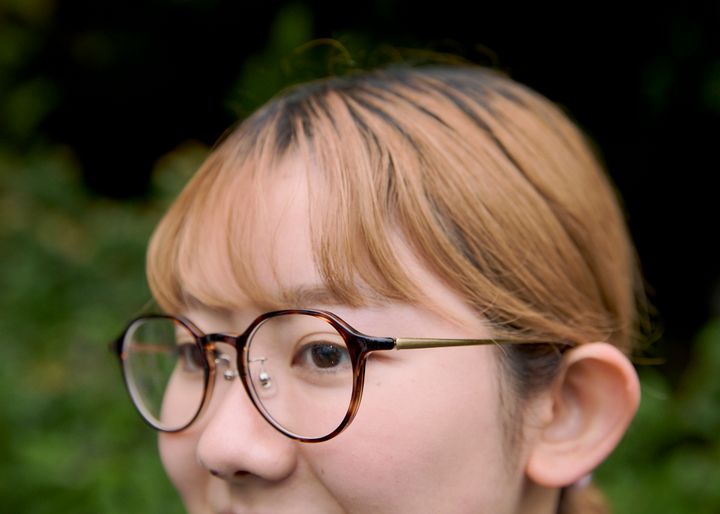 コーデの仕上げはメガネ・バッグ・アクセサリーで”自分らしさ”をプラスして【ファッジウィークエンド ファッションスナップ】