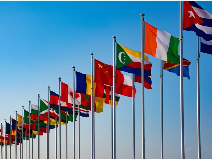 港区で開催される国際交流イベント「Minato Blossom Festa ～みなとでつなぐ世界の輪～」。11月1、2日に赤坂サカス広場で実施されます。週末のお出掛けにおすすめです。