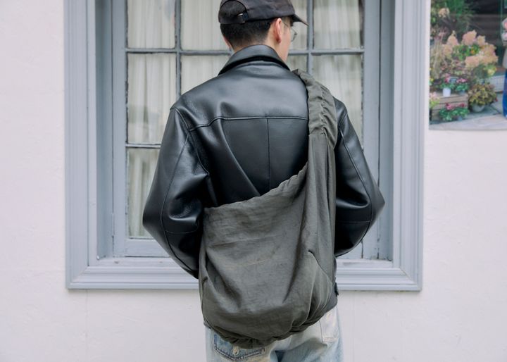 ジャケットでカジュアルを引き締めて“きちんと感”をプラス【ファッジウィークエンド ファッションスナップ】