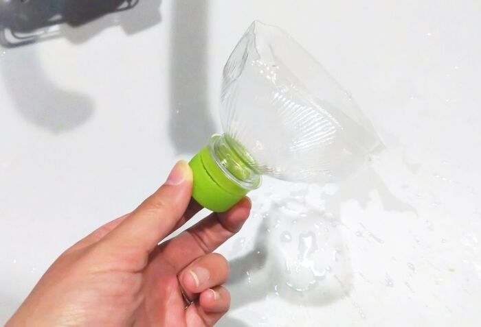 〈シンクに水を溜める方法3選〉フタがなくても溜められた…！洗面台もシンクも“丸ごと洗い”がラクすぎる！！！