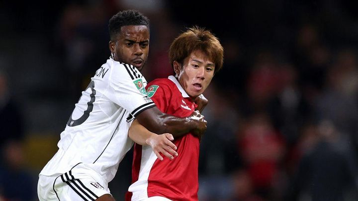 「日本人MFを攻撃的に使いたい」英2部監督、日本代表の24歳を配置転換へ