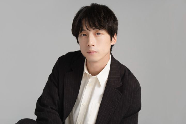 坂口健太郎へ渡辺謙からエール「恐れることなく、挑戦し続けてほしい」 息ぴったりの撮影は同じ“ボケ”で大笑い width=