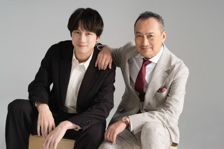 坂口健太郎＆渡辺謙 クランクイン！ 写真：上野留加 width=