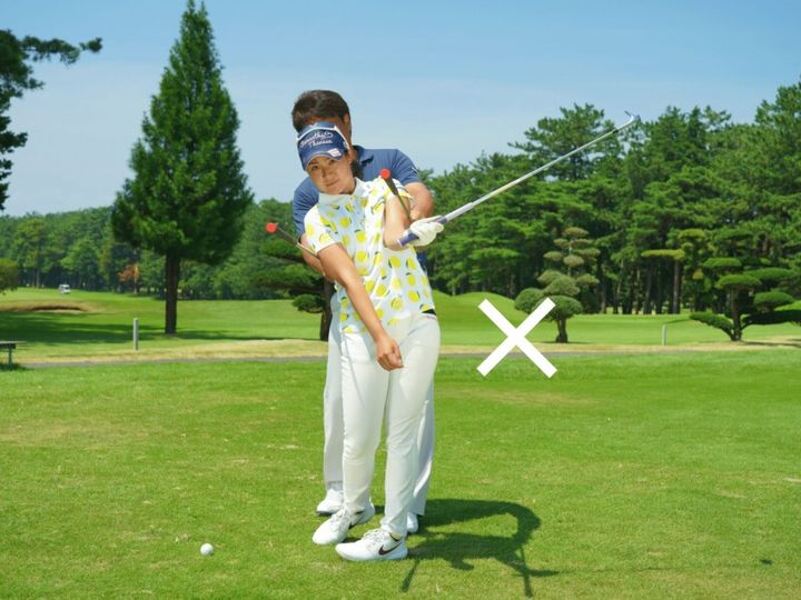 胸を目標に向けると距離感が合う！女子プロがツアーで実践するワザ