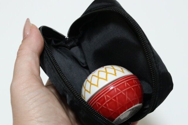 ダイソーのゴルフボールの持ち運びに便利な小物入れポーチ