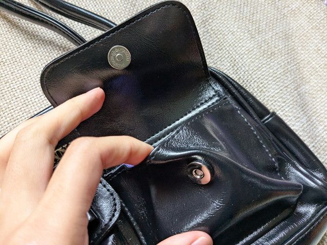 ANNASUIボストンバッグポケット