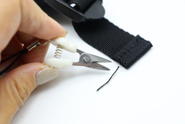 キャンドゥ ストラップ付超ミニハサミ 使用例