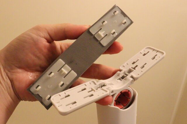 キャンドゥの吸水スポンジモップのモップをヘッド部分にセット