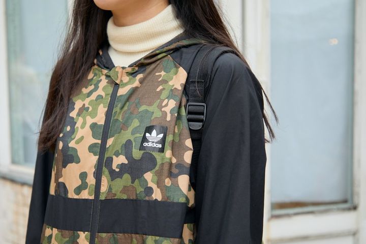 古着をおしゃれに着こなすコツは？自分の似合うサイズ感や色味を吟味して【ファッジウィークエンド ファッションスナップ】