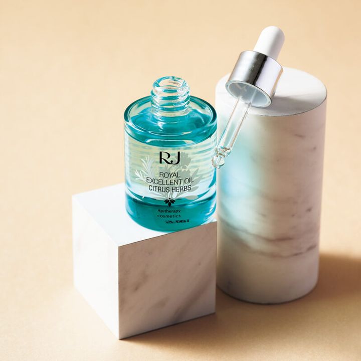 山田養蜂場 ローヤルエクセレントオイル シトラスハーブ 25mL ¥6,930（限定発売）／山田養蜂場