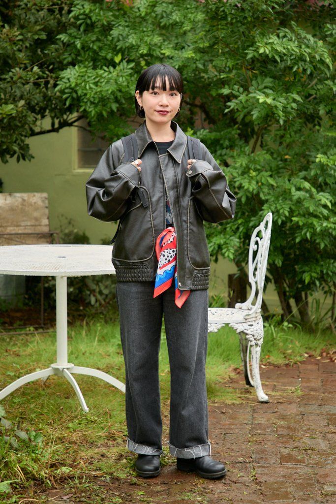 「オールブラック」をセンス良くまとめる秘訣！潔い黒を味方に、遊び心で差をつけて。【ファッジウィークエンド ファッションスナップ】