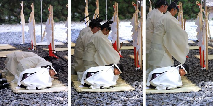 八度拝の様子。2025年9月に行われた遷宮関係のおまつり御船代祭」の一場面。