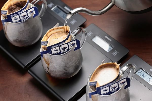 プロの1杯を再現！「しげとし珈琲」が抽出動画マニュアル付きドリップバッグ発売