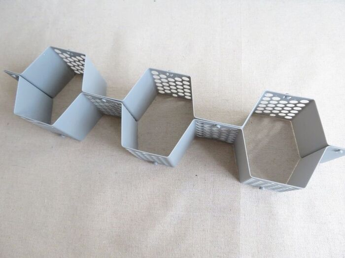 【ダイソー】奇妙なカタチのプレート？実は、衣替えシーズンに役立つ便利アイテムでした♪