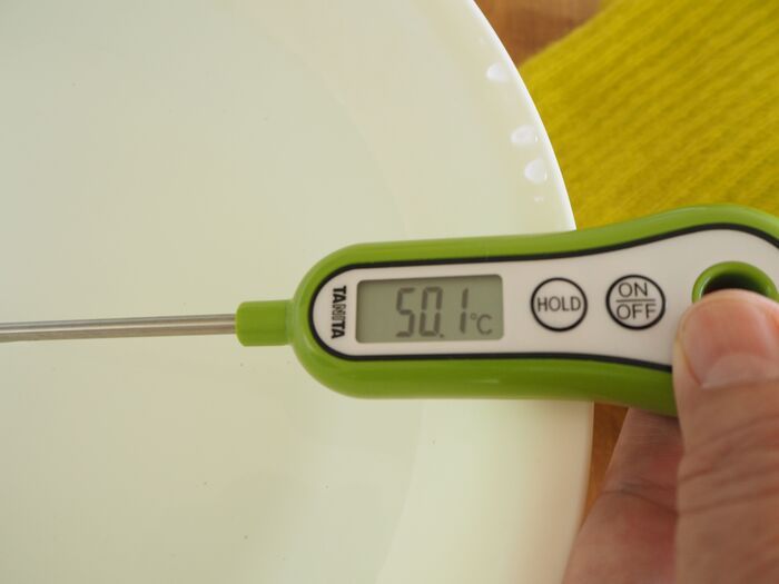 伸びた袖口が復活！お気に入りのセーターをよみがえらせるカンタン裏ワザ♪