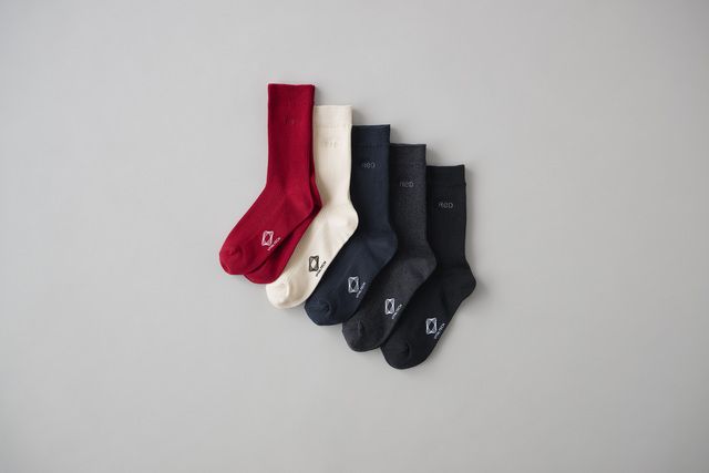 靴下はシンプルデザインの全5色