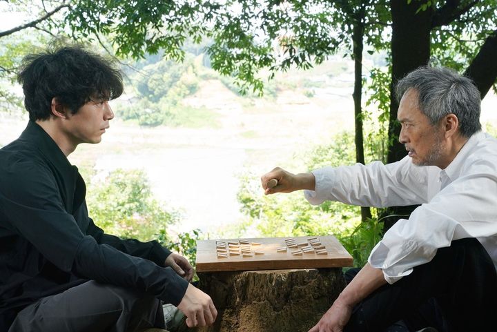 ©2025 映画「盤上の向日葵」製作委員会 