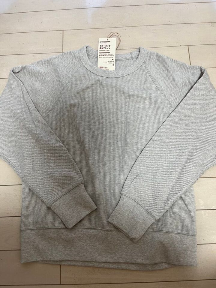 婦人 ワッフル編みクルーネック長袖Ｔシャツ ￥2,990／無印良品