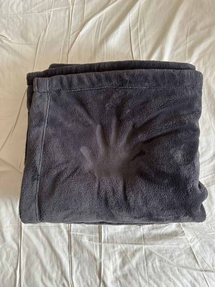 再生ポリエステル あたたかファイバー厚手敷パッド ￥4,990～／無印良品