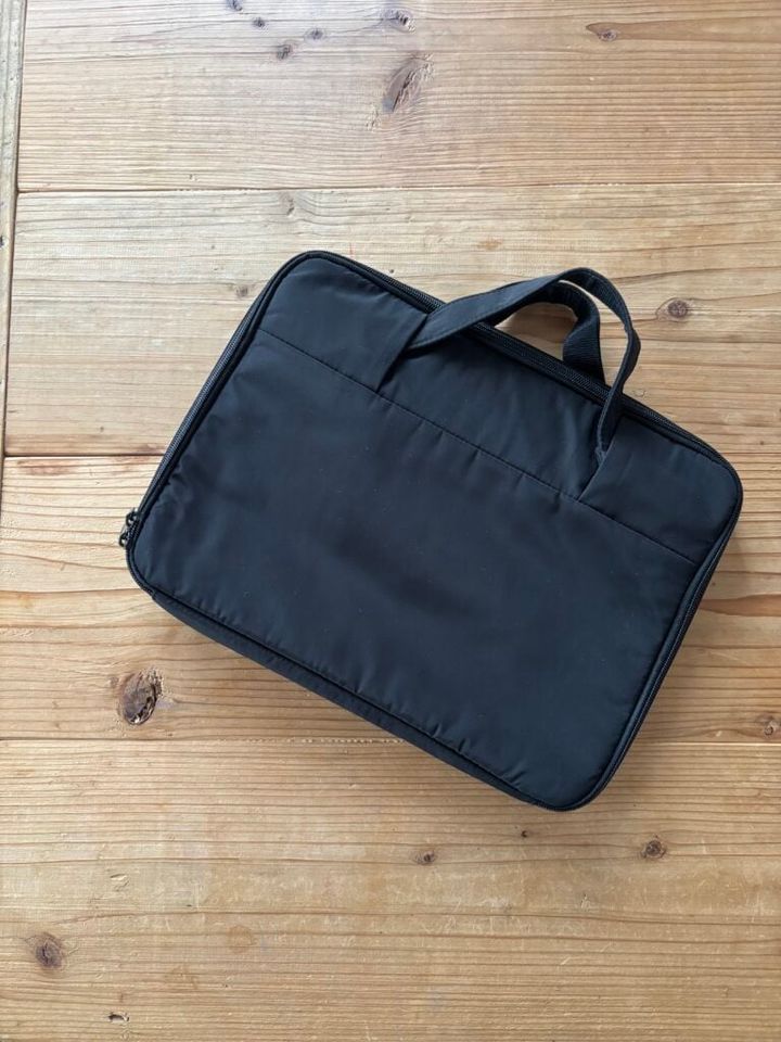 入れたまま使えるパソコンケース ￥2,990／無印良品