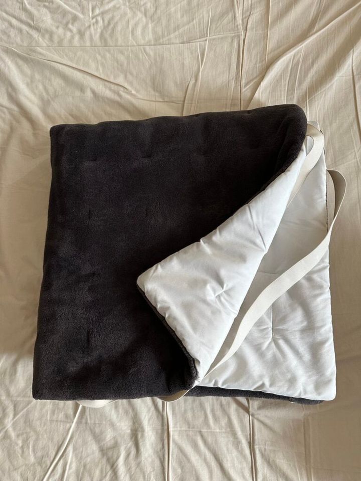 再生ポリエステル あたたかファイバー厚手敷パッド ￥4,990～／無印良品