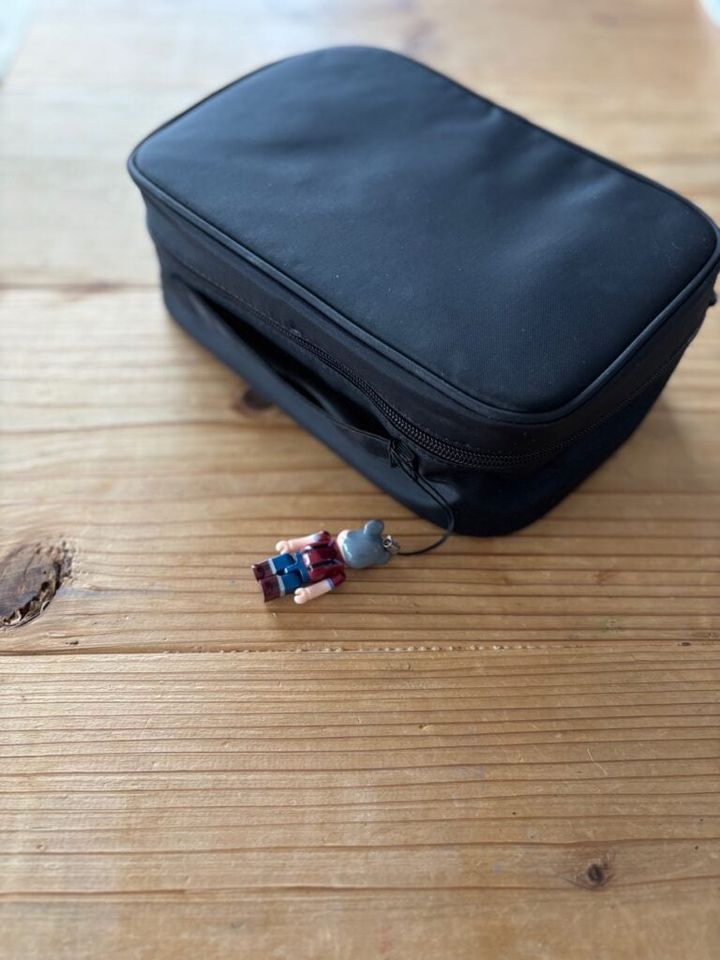 ナイロンメイクボックスS ￥1,790／無印良品