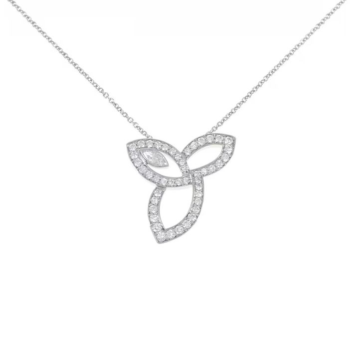 ハリーウィンストンのリリークラスターネックレス