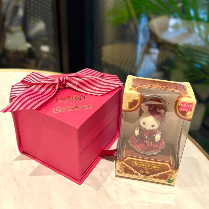 シルバニアファミリー×デルレイ ダイヤモンドショコラBOX 