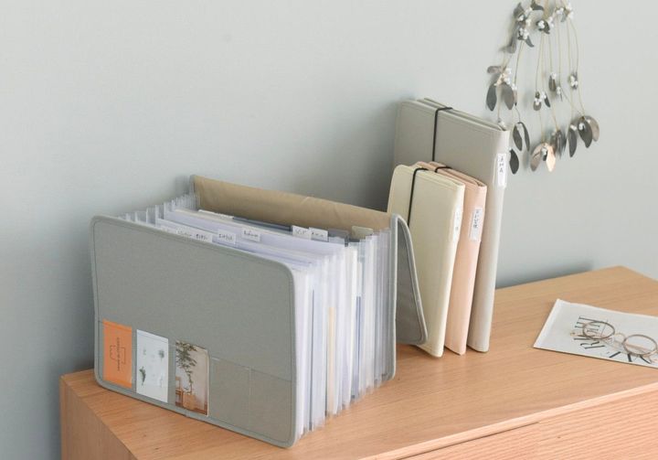 bon moment（ボンモマン）がばっと開いて見やすい タテヨコ置ける 書類収納ケース Lサイズ ¥2,970、Sサイズ ¥1,980、S・Lサイズ2冊セット ¥4,950