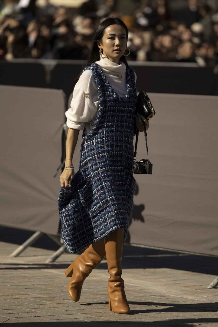 画像: タートルニットと重ね着して立体感アップ