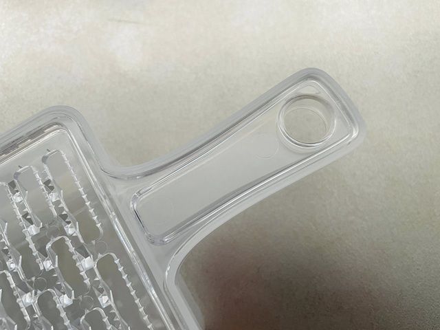 ダイソー しぼれるおろし器 フックにかけられる