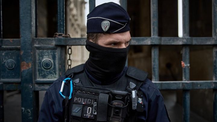 ルーブル美術館強盗事件、パリでサッカー観戦にきた容疑者を逮捕…試合前の行列に並んでいるところを特殊部隊が拘束