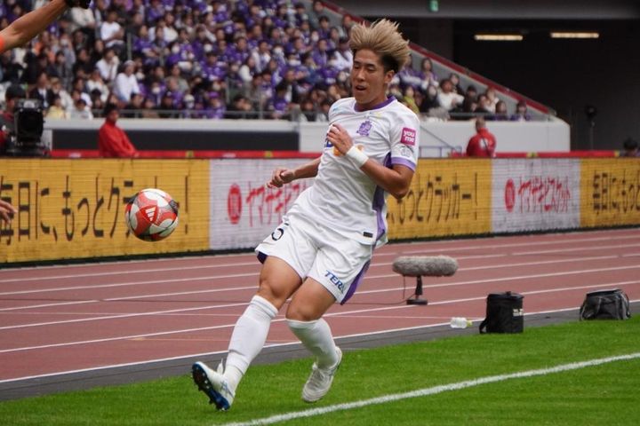 J1サンフレッチェ広島がルヴァン杯制覇！DF中野就斗が自慢の強肩で先制点アシスト「野球選手を目指していた」