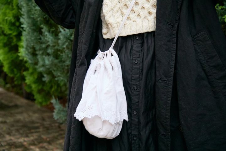 黒のベレー帽が秋のコーデの主役！おしゃれなエッセンスを宿す小物遣いで差を付けて